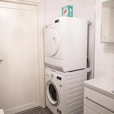 Iso Roobertinkatu For Four Persons Super Location Like New In *